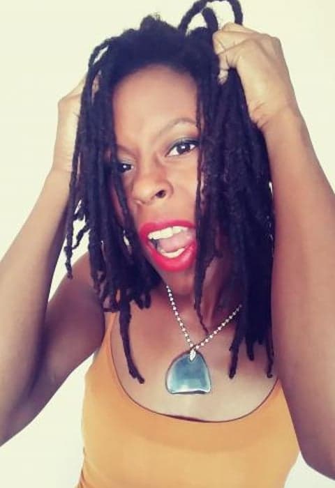Dea_amare